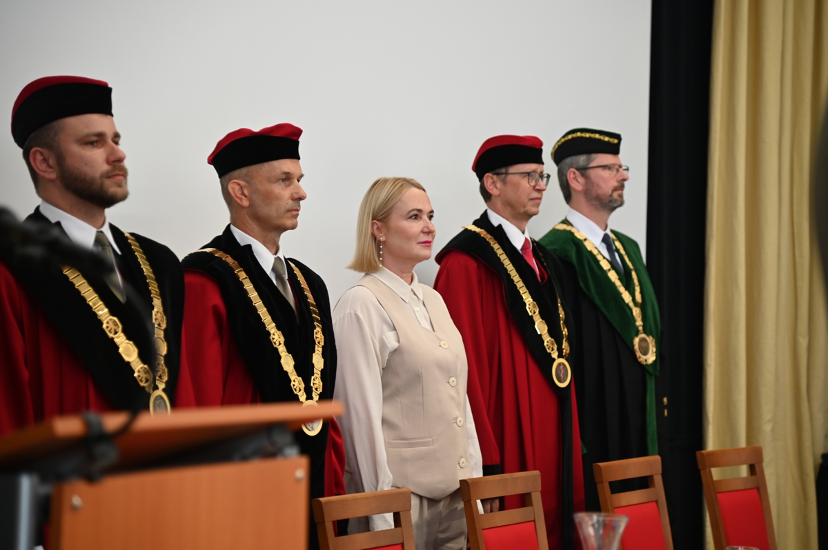 Přečtete si více ze článku Slavnostní vyřazení studentů Vojenské lékařské fakulty