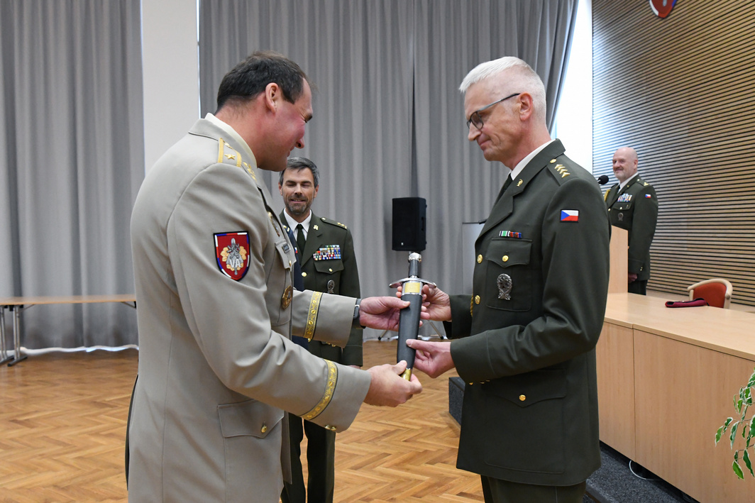 Právě si prohlížíte Podzimní slavnostní zakončení Kurzu pro nižší důstojníky