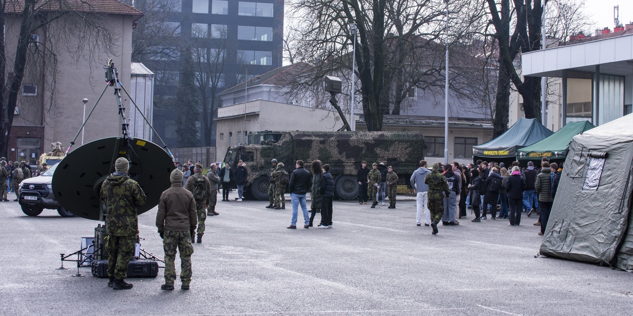 Právě si prohlížíte Stovka přihlášek během prvního Dne otevřených dveří