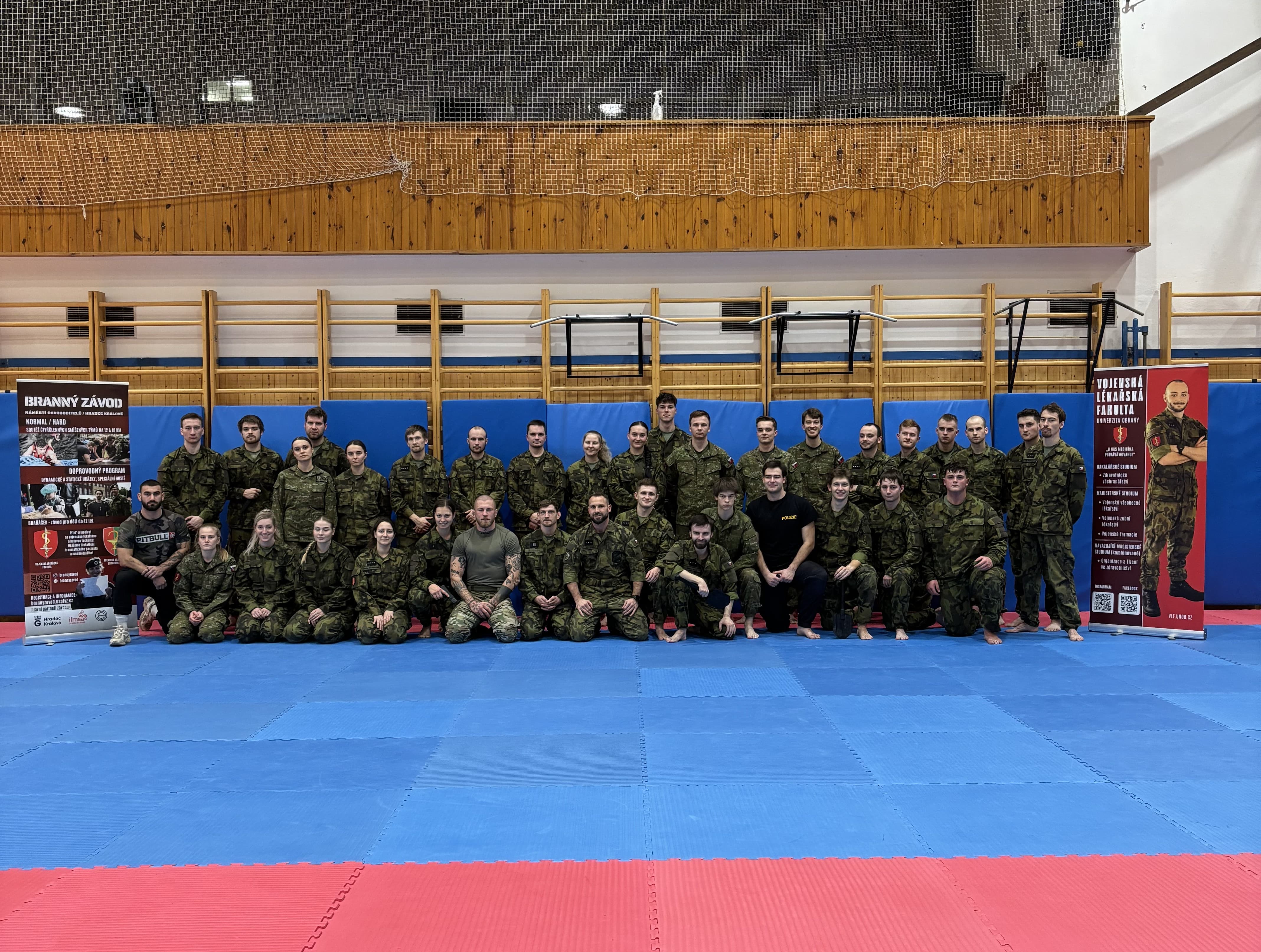 Přečtete si více ze článku Workshop boje zblízka a MMA zaujal studenty Vojenské lékařské fakulty