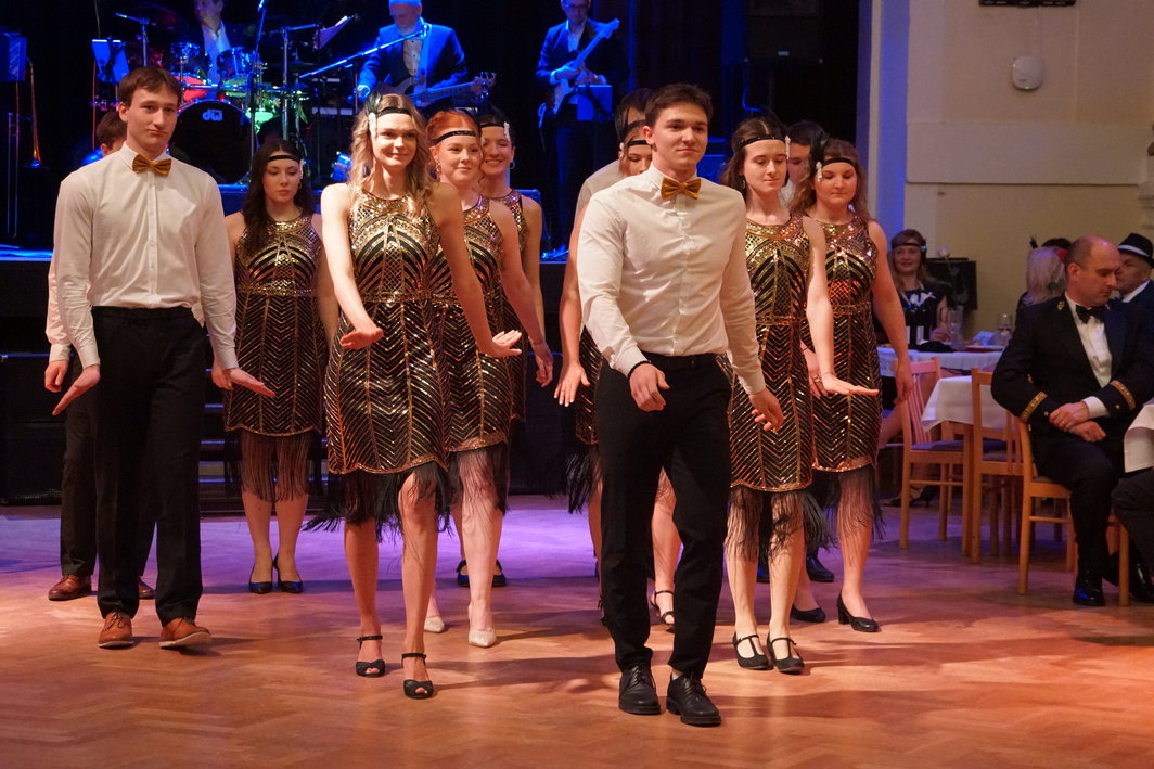 Právě si prohlížíte Ples VLF ve stylu Velkého Gatsbyho okouzlil noblesou i studentskou energií